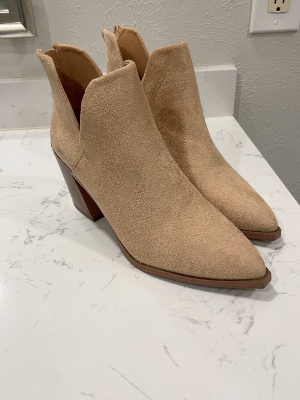 Tan Suede Pointed Toe Ankle Booties Chunky Heel Back Zip
